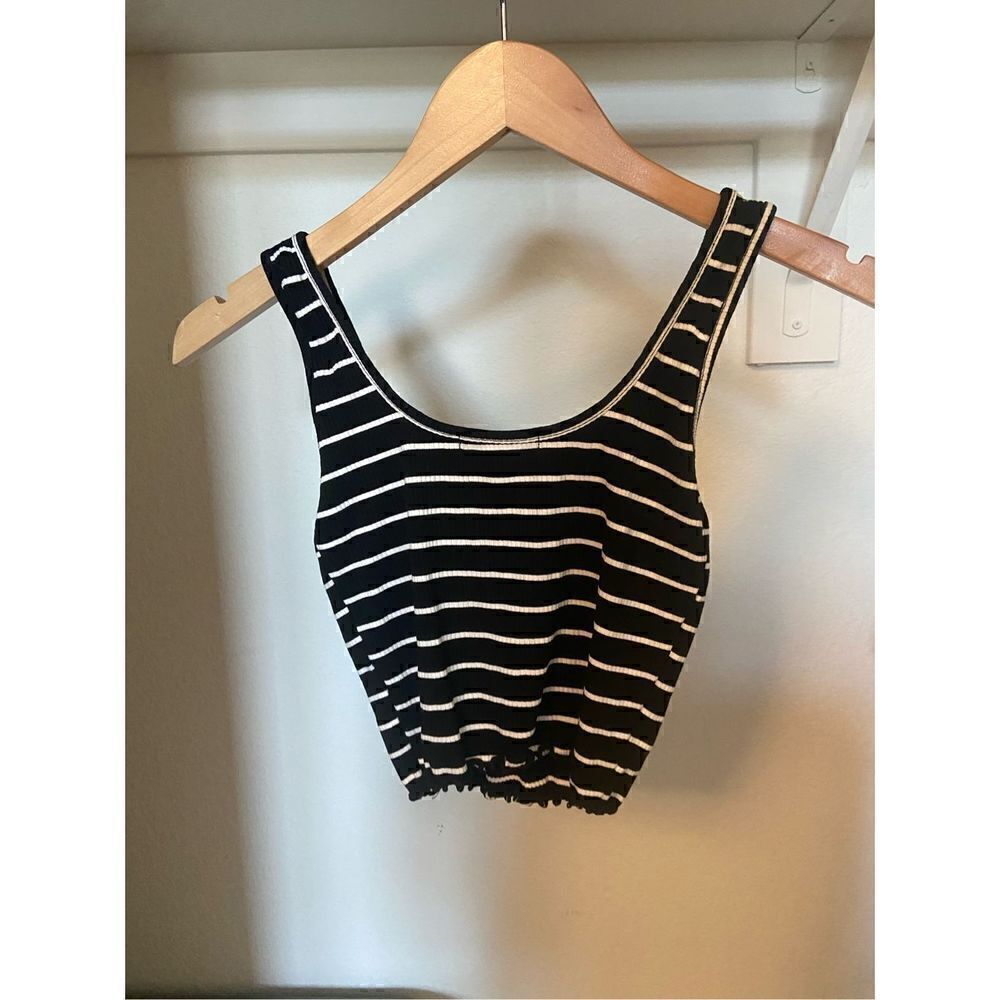 black & white crop top - Picture 2 of 2